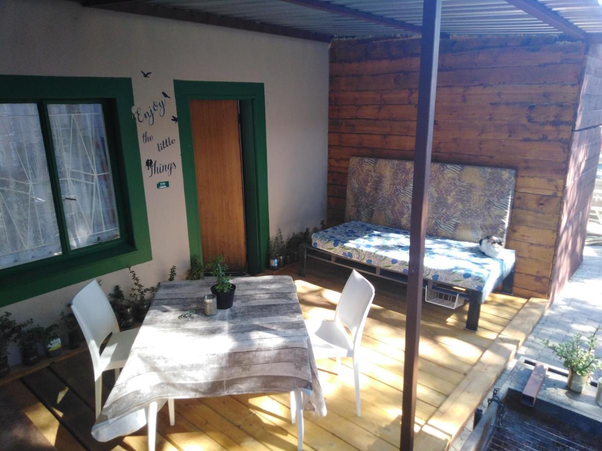 Xenia Bed & Breakfast Windhoek Bagian luar foto