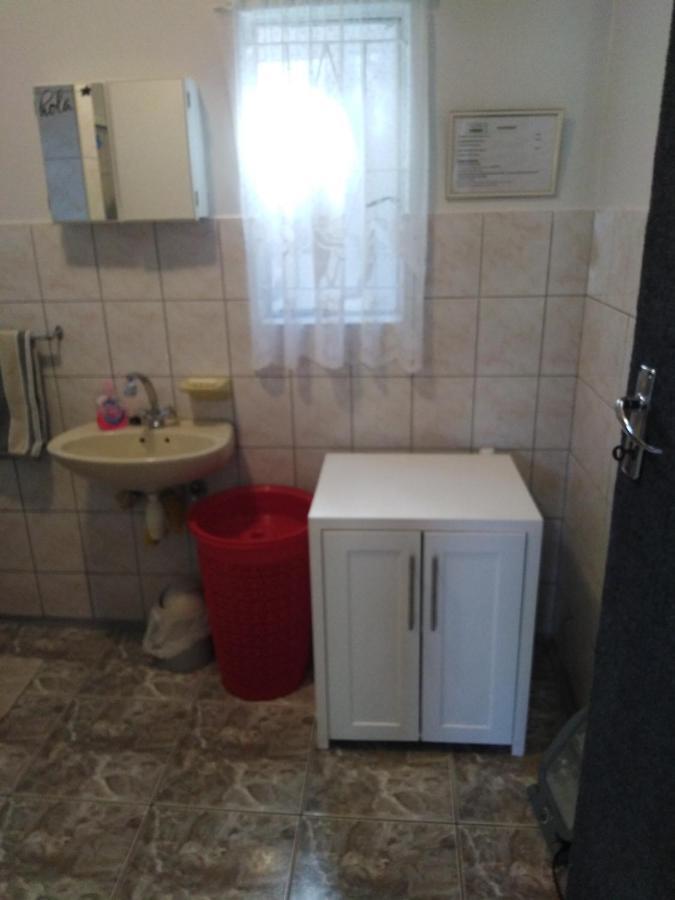 Xenia Bed & Breakfast Windhoek Bagian luar foto