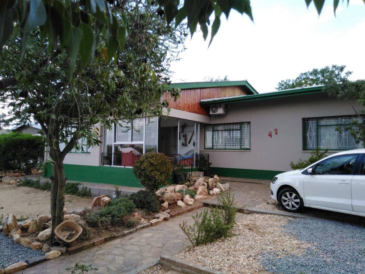 Xenia Bed & Breakfast Windhoek Bagian luar foto