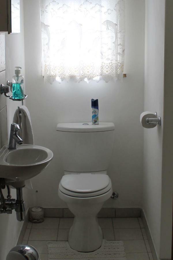 Xenia Bed & Breakfast Windhoek Bagian luar foto